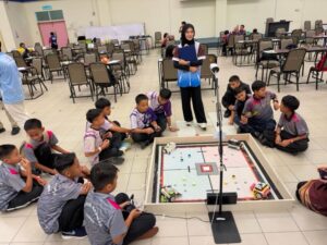 cabaran robot tempur