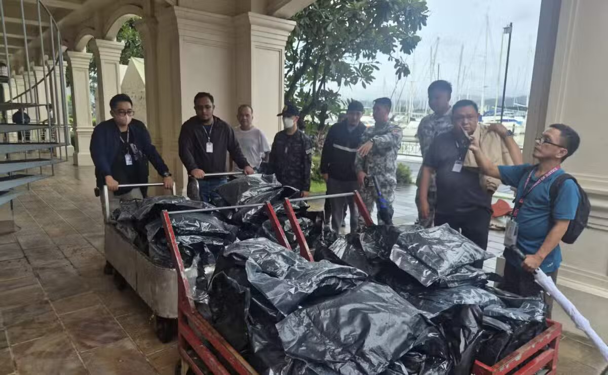 Filipina rampas kapal dari Kota Kinabalu