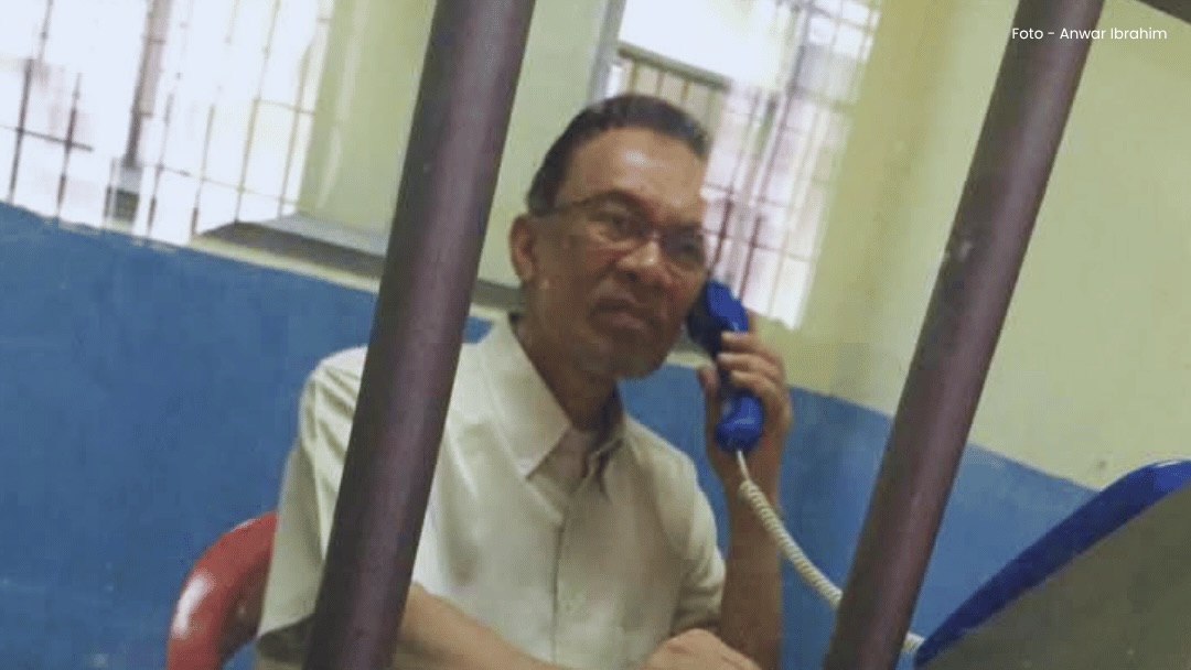PM kongsi foto ‘rare‘ ketika jalani hukuman di Penjara Sungai Buloh