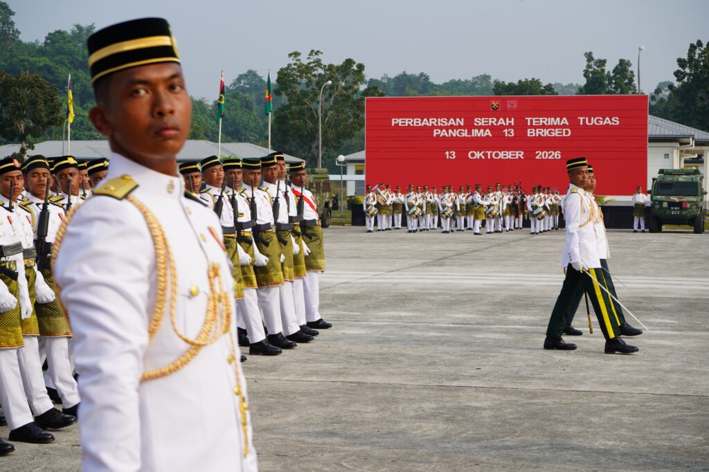 Perbarisan Serah Menyerah Panglima 13 Briged di Padang Kawad Kem Kubota